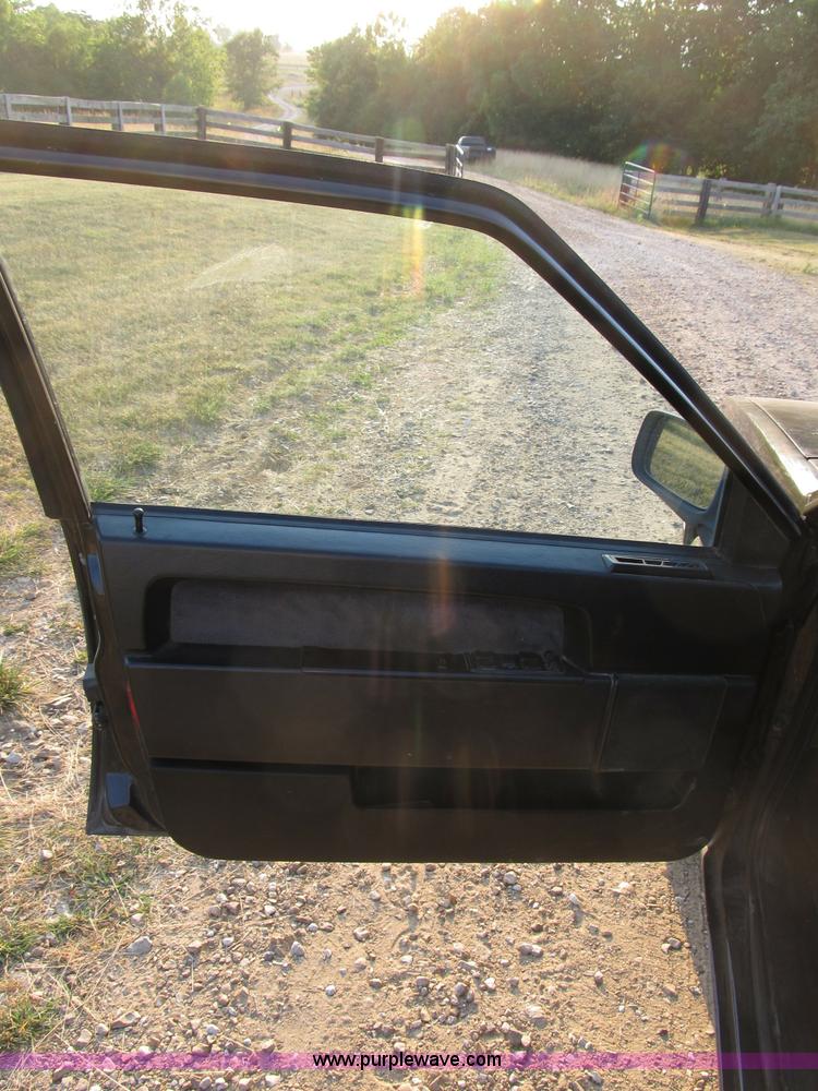 image for item B2750 1991 Volvo 940