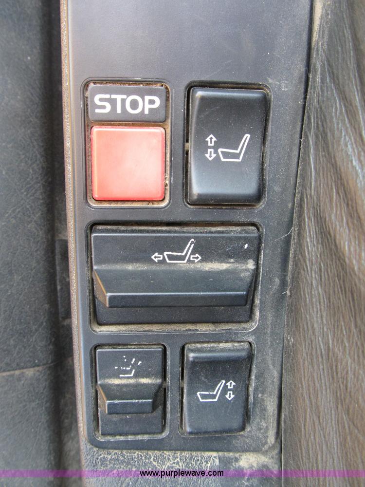 image for item B2750 1991 Volvo 940