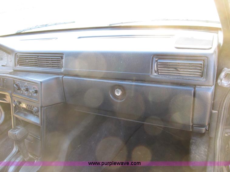 image for item B2750 1991 Volvo 940