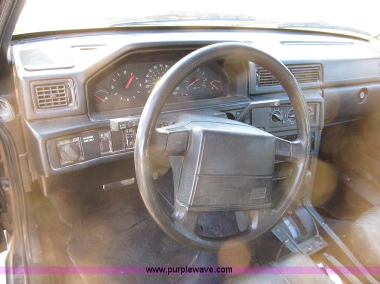 image for item B2750 1991 Volvo 940