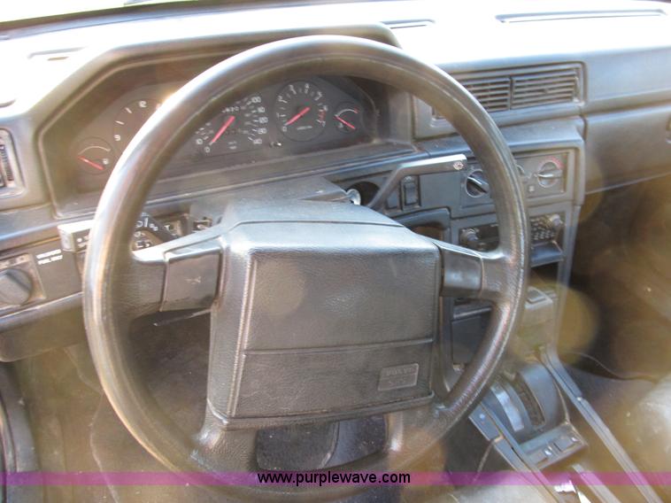 image for item B2750 1991 Volvo 940