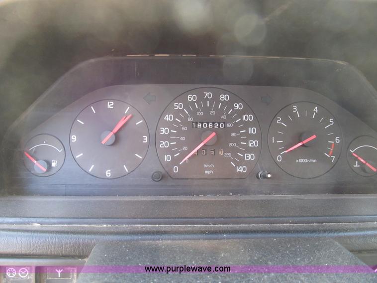 image for item B2750 1991 Volvo 940