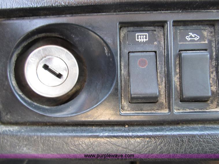 image for item B2750 1991 Volvo 940