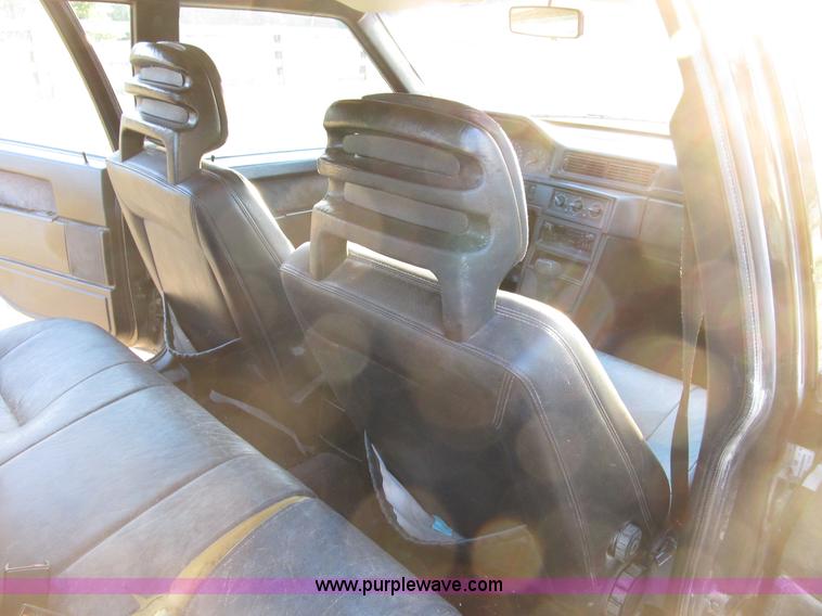 image for item B2750 1991 Volvo 940