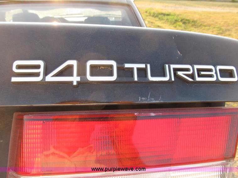 image for item B2750 1991 Volvo 940