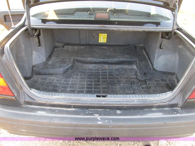 image for item B2750 1991 Volvo 940