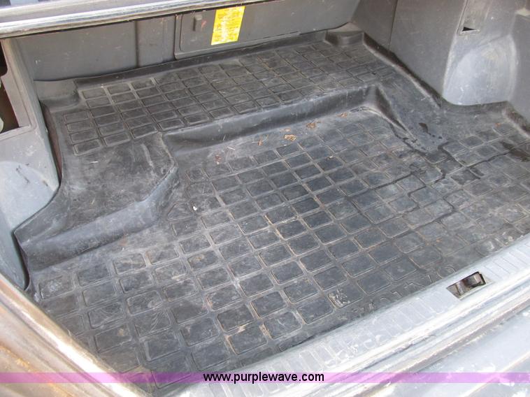 image for item B2750 1991 Volvo 940