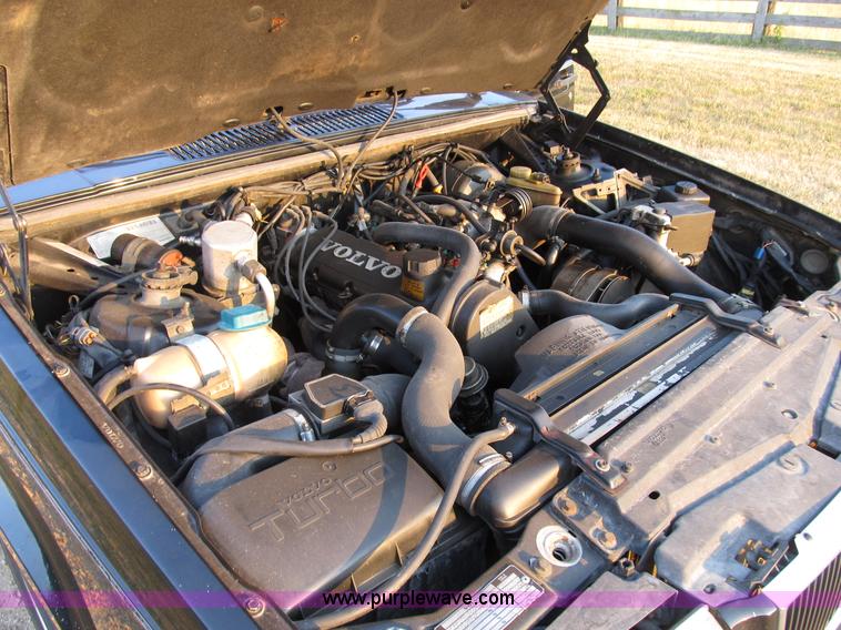 image for item B2750 1991 Volvo 940