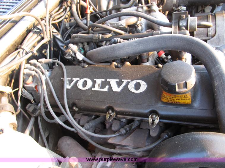 image for item B2750 1991 Volvo 940
