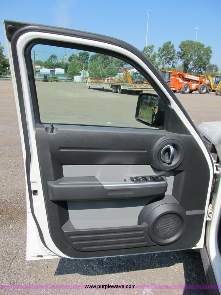 image for item B2822 2008 Dodge Nitro SLT SUV