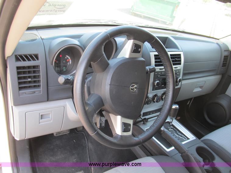 image for item B2822 2008 Dodge Nitro SLT SUV