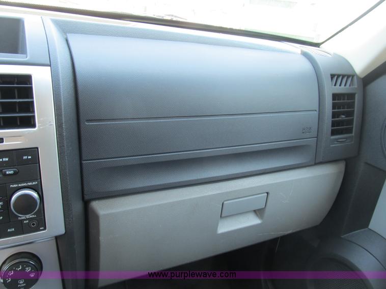 image for item B2822 2008 Dodge Nitro SLT SUV