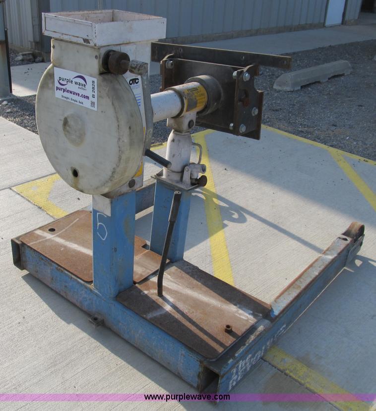 image for item B2828 OTC 6,000 lb revolver engine stand
