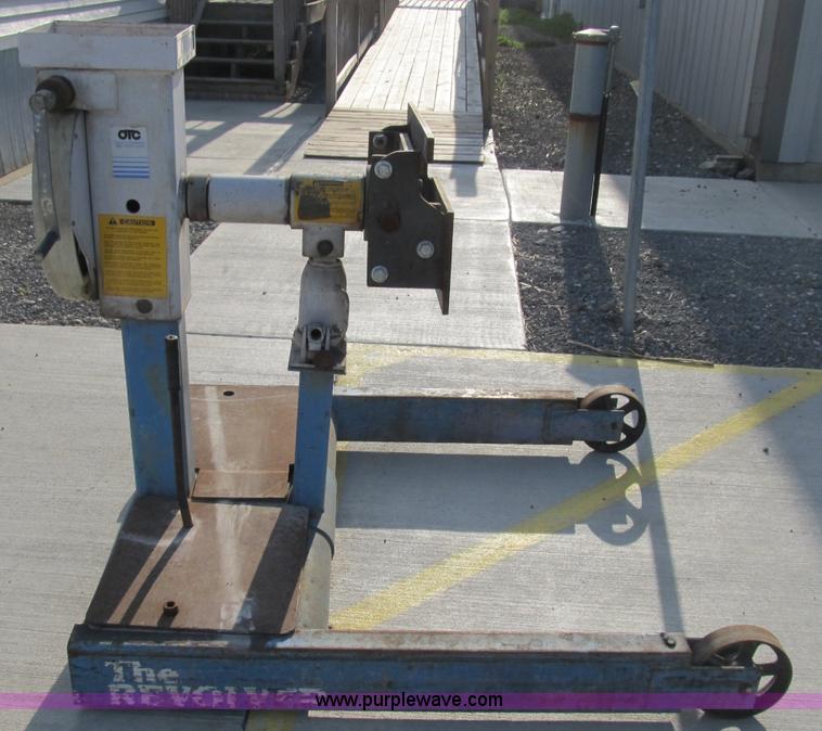 image for item B2828 OTC 6,000 lb revolver engine stand