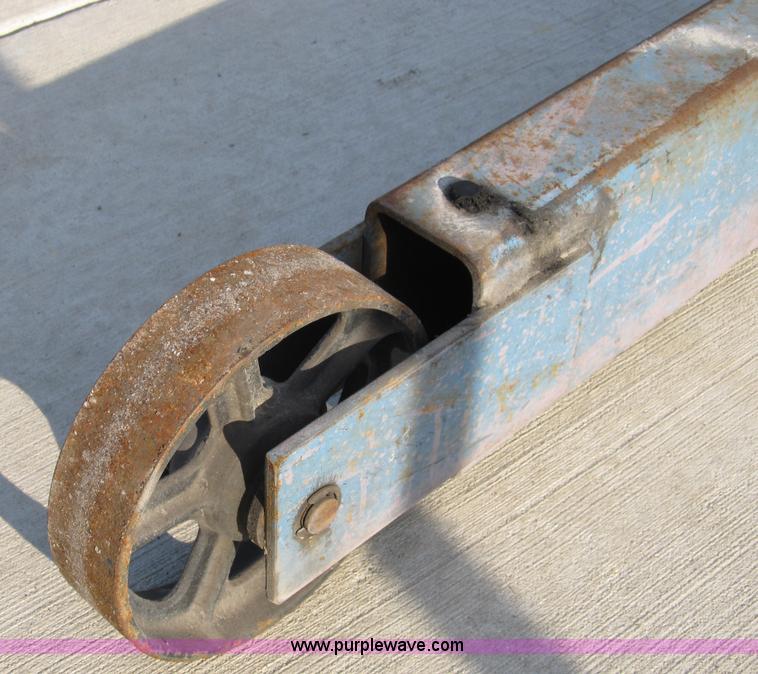 image for item B2828 OTC 6,000 lb revolver engine stand