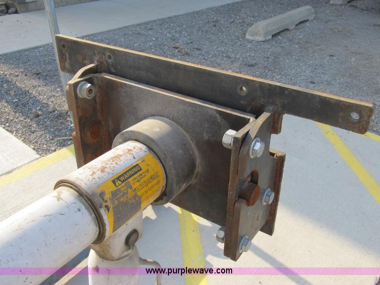 image for item B2828 OTC 6,000 lb revolver engine stand