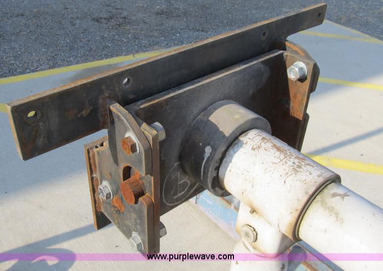 image for item B2828 OTC 6,000 lb revolver engine stand