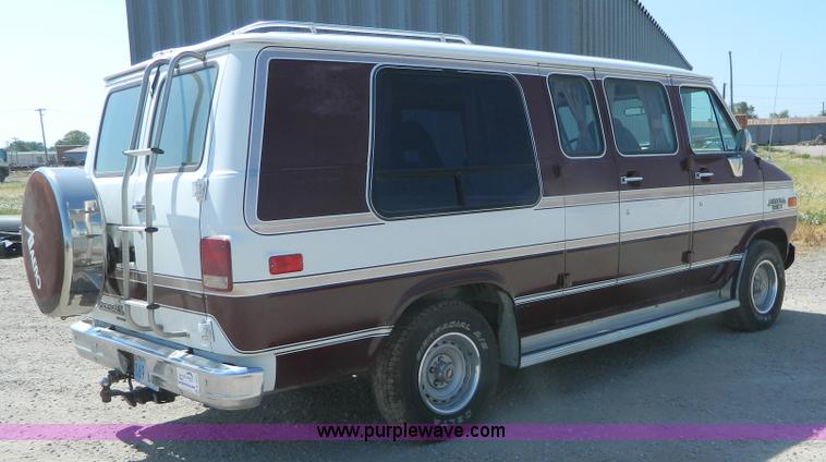image for item B3823 1989 Chevrolet G20 van