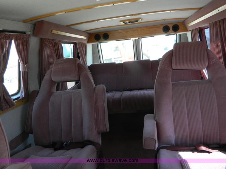 image for item B3823 1989 Chevrolet G20 van