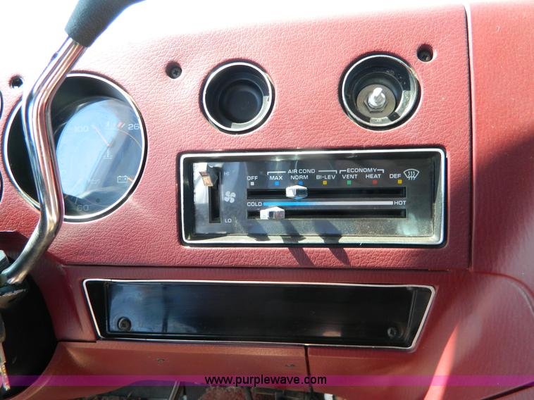 image for item B3823 1989 Chevrolet G20 van