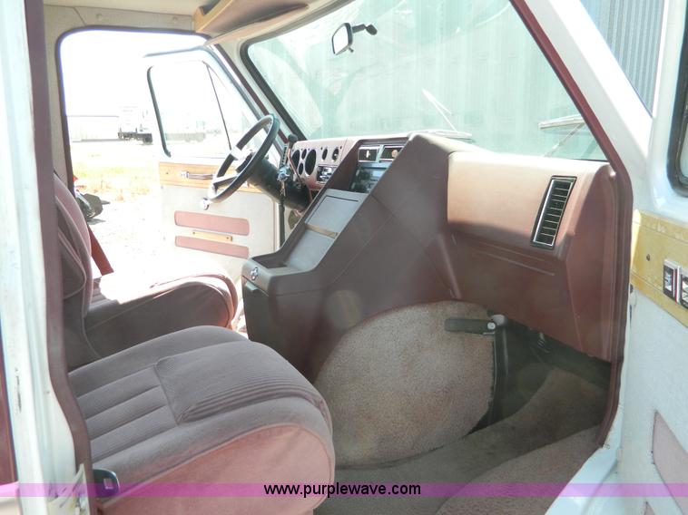 image for item B3823 1989 Chevrolet G20 van