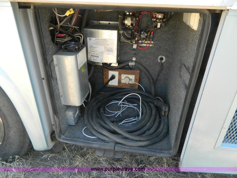 image for item B3833 1995 Newmar Dutch Star 34' RV motorhome