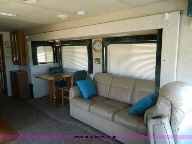 image for item B3833 1995 Newmar Dutch Star 34' RV motorhome