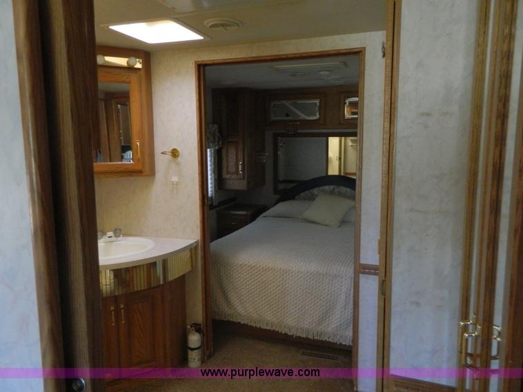 image for item B3833 1995 Newmar Dutch Star 34' RV motorhome