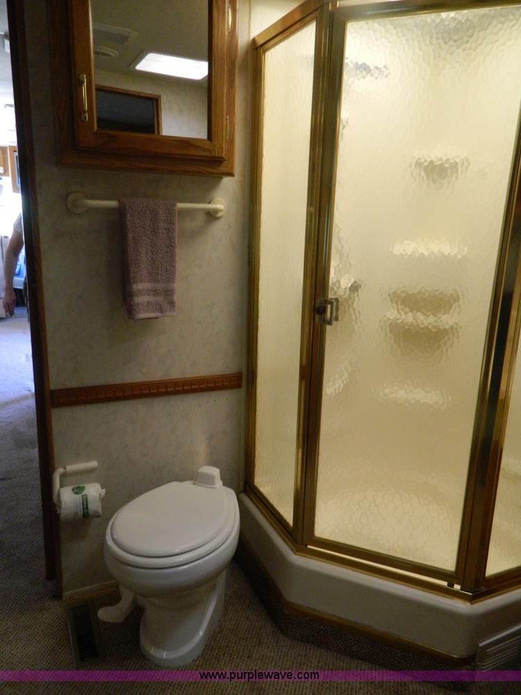 image for item B3833 1995 Newmar Dutch Star 34' RV motorhome