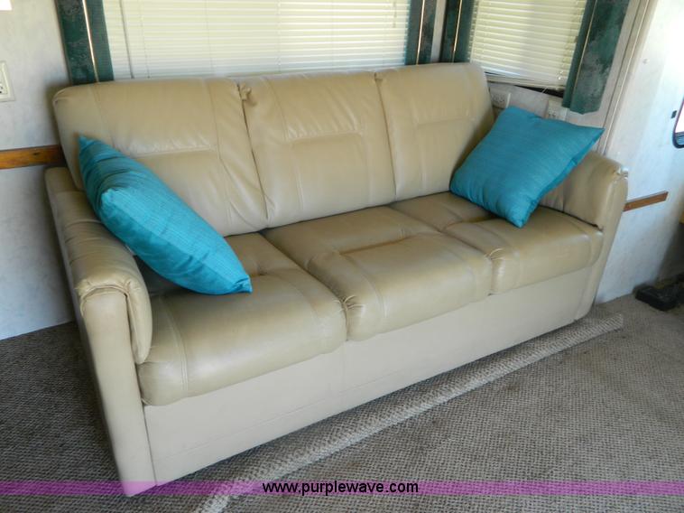 image for item B3833 1995 Newmar Dutch Star 34' RV motorhome