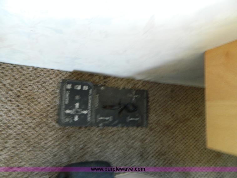 image for item B3833 1995 Newmar Dutch Star 34' RV motorhome