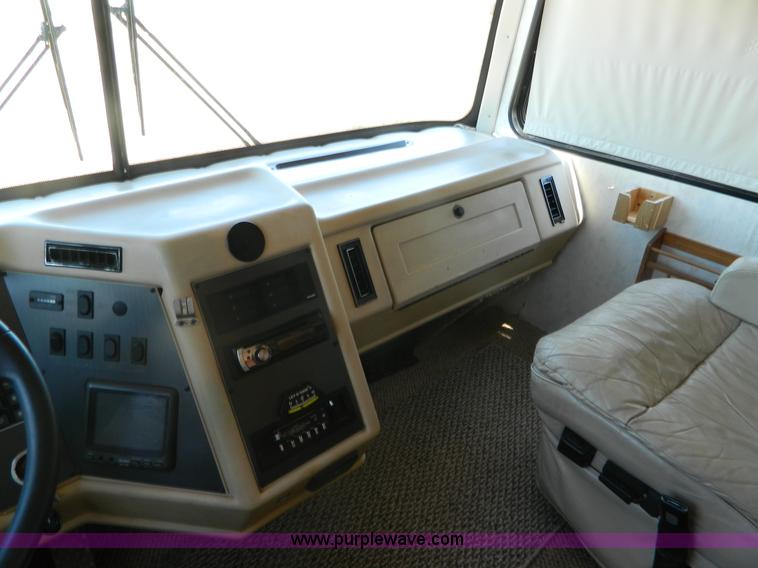 image for item B3833 1995 Newmar Dutch Star 34' RV motorhome