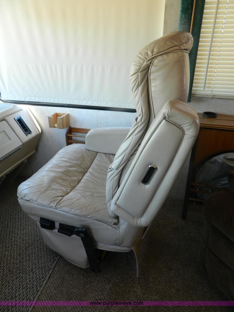 image for item B3833 1995 Newmar Dutch Star 34' RV motorhome