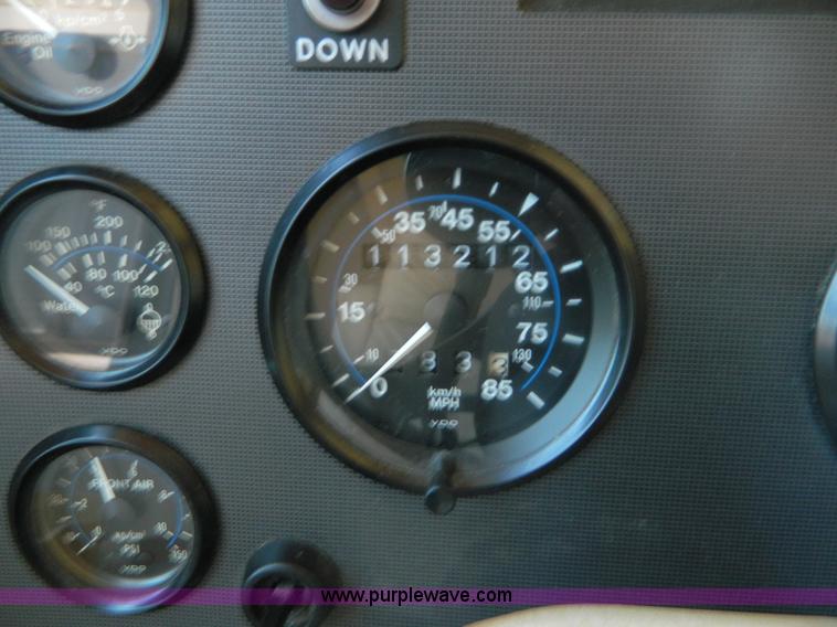 image for item B3833 1995 Newmar Dutch Star 34' RV motorhome