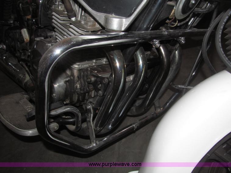 image for item B5168 1996 Kawasaki 1000 motorcycle