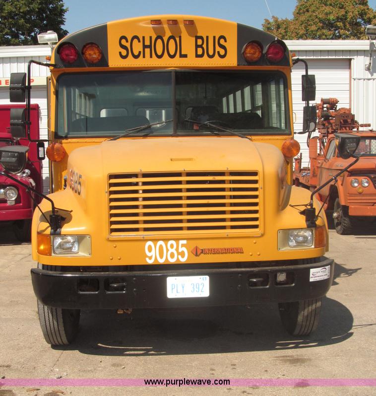 image for item B5178 1990 International 3800 Thomas Built school bus