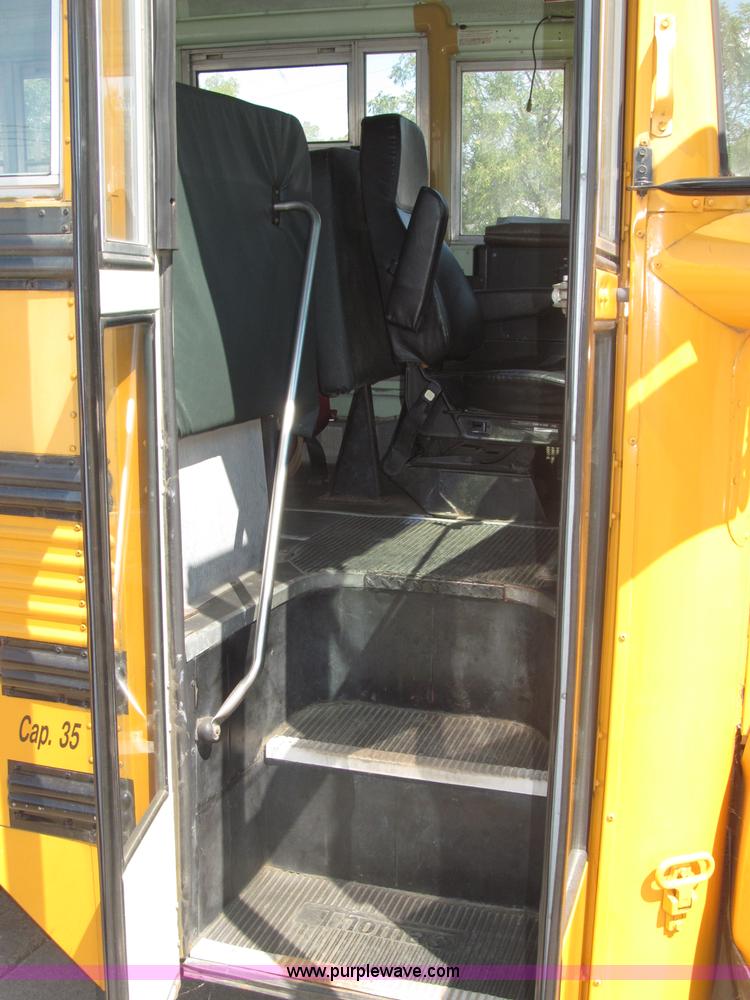 image for item B5178 1990 International 3800 Thomas Built school bus