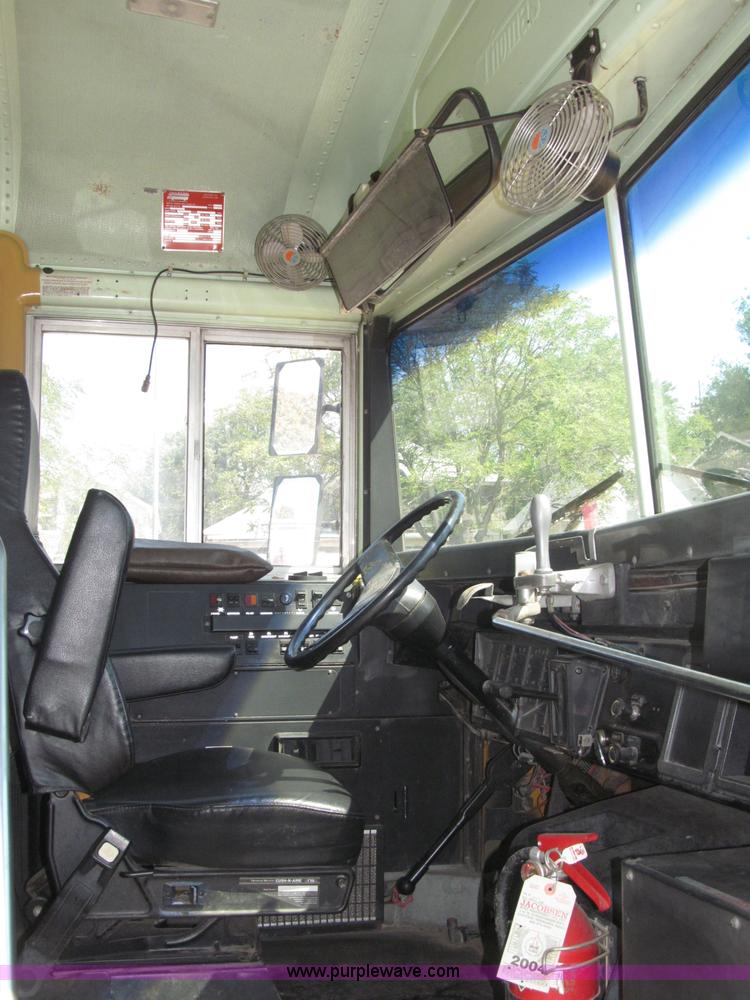 image for item B5178 1990 International 3800 Thomas Built school bus