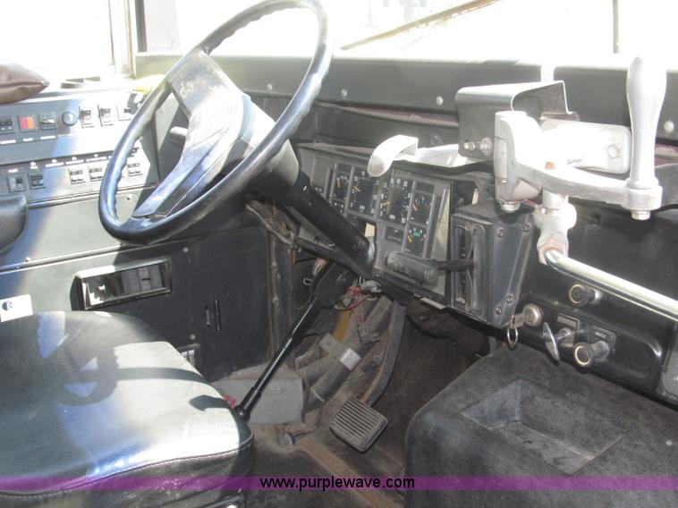 image for item B5178 1990 International 3800 Thomas Built school bus