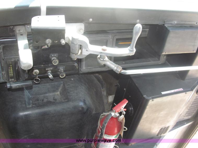 image for item B5178 1990 International 3800 Thomas Built school bus