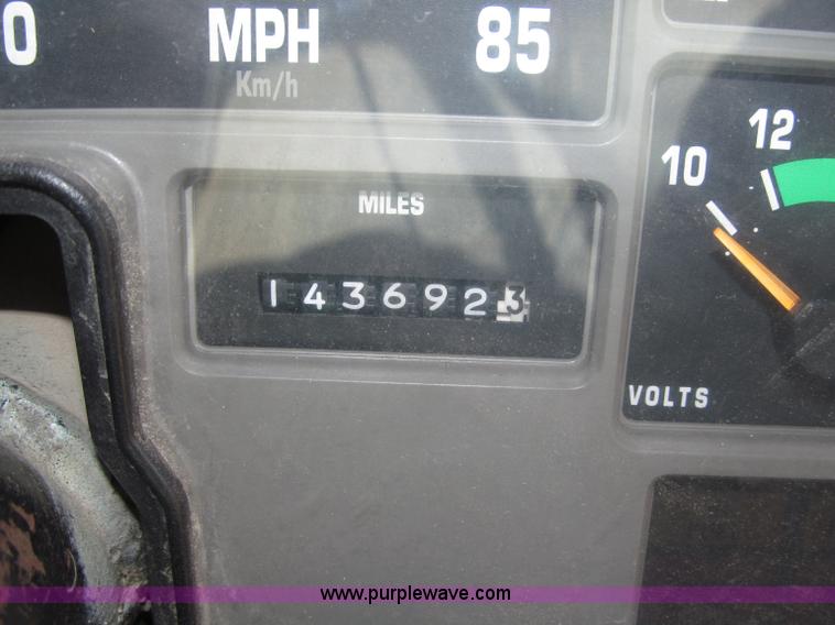 image for item B5178 1990 International 3800 Thomas Built school bus