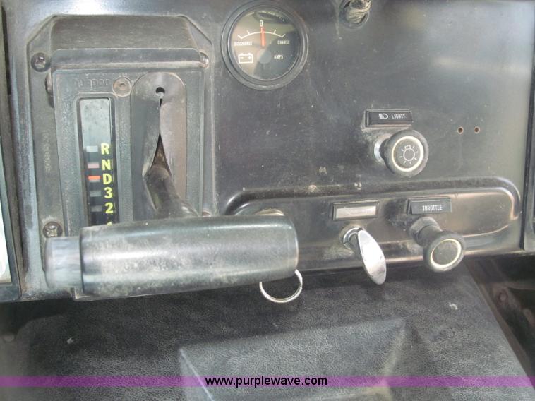 image for item B5178 1990 International 3800 Thomas Built school bus