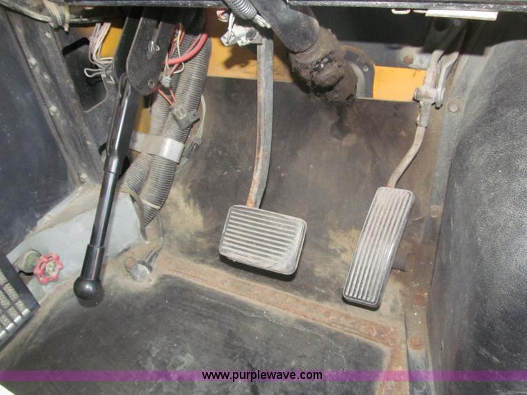 image for item B5178 1990 International 3800 Thomas Built school bus