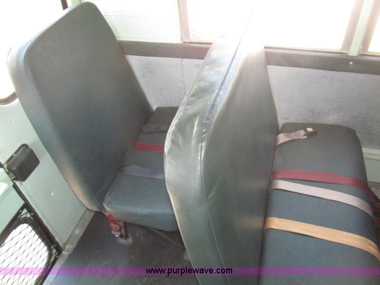 image for item B5178 1990 International 3800 Thomas Built school bus