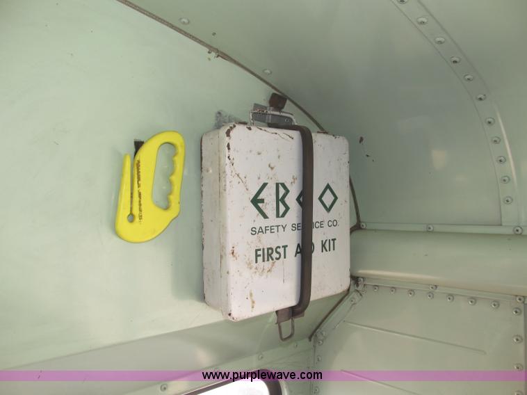 image for item B5178 1990 International 3800 Thomas Built school bus