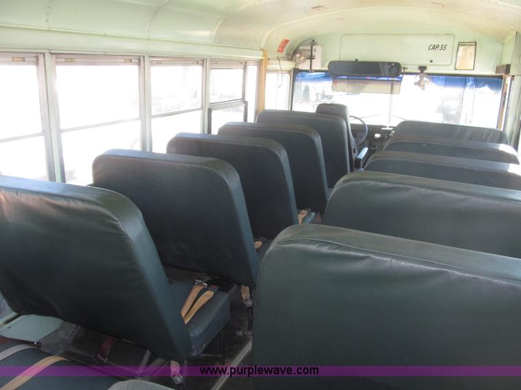 image for item B5178 1990 International 3800 Thomas Built school bus