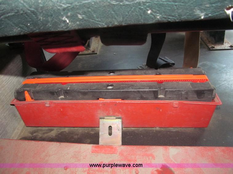 image for item B5178 1990 International 3800 Thomas Built school bus