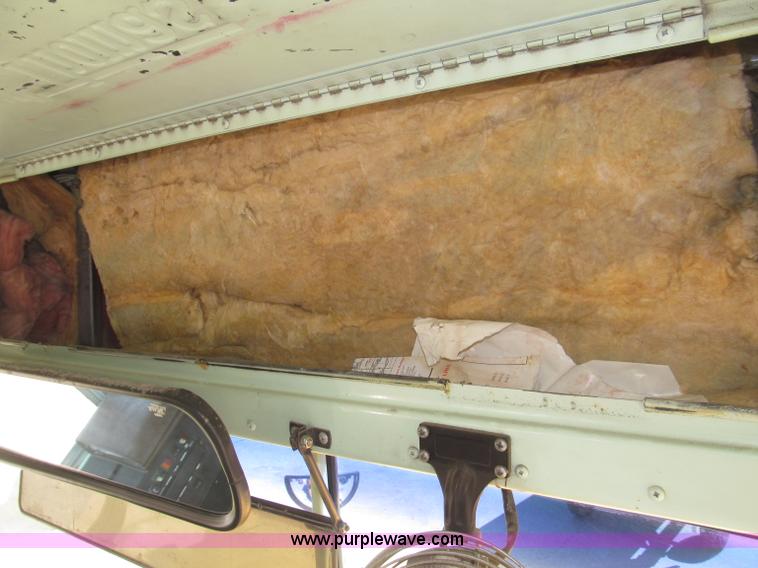 image for item B5178 1990 International 3800 Thomas Built school bus