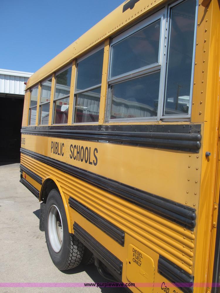 image for item B5178 1990 International 3800 Thomas Built school bus