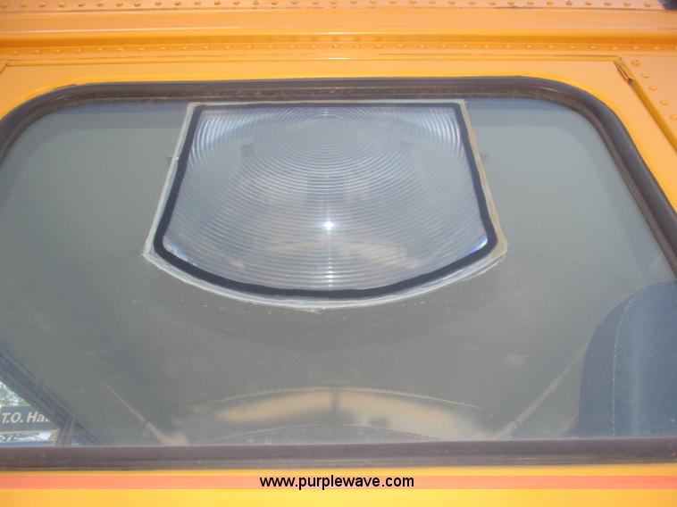 image for item B5178 1990 International 3800 Thomas Built school bus